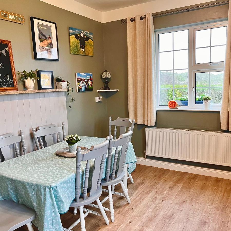 Wild Atlantic Stay Cottage Голуей Екстериор снимка