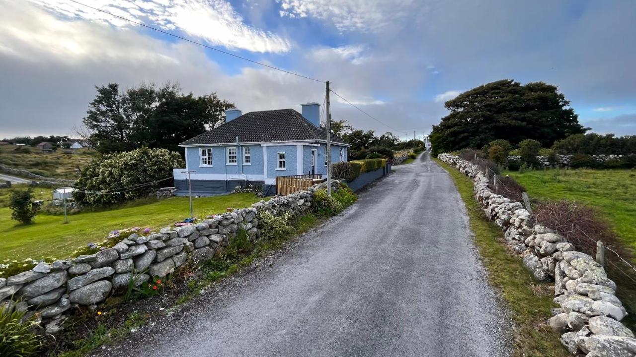 Wild Atlantic Stay Cottage Голуей Екстериор снимка