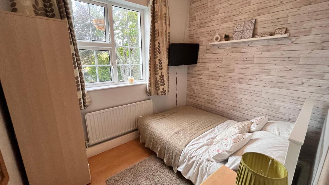 Wild Atlantic Stay Cottage Голуей Екстериор снимка