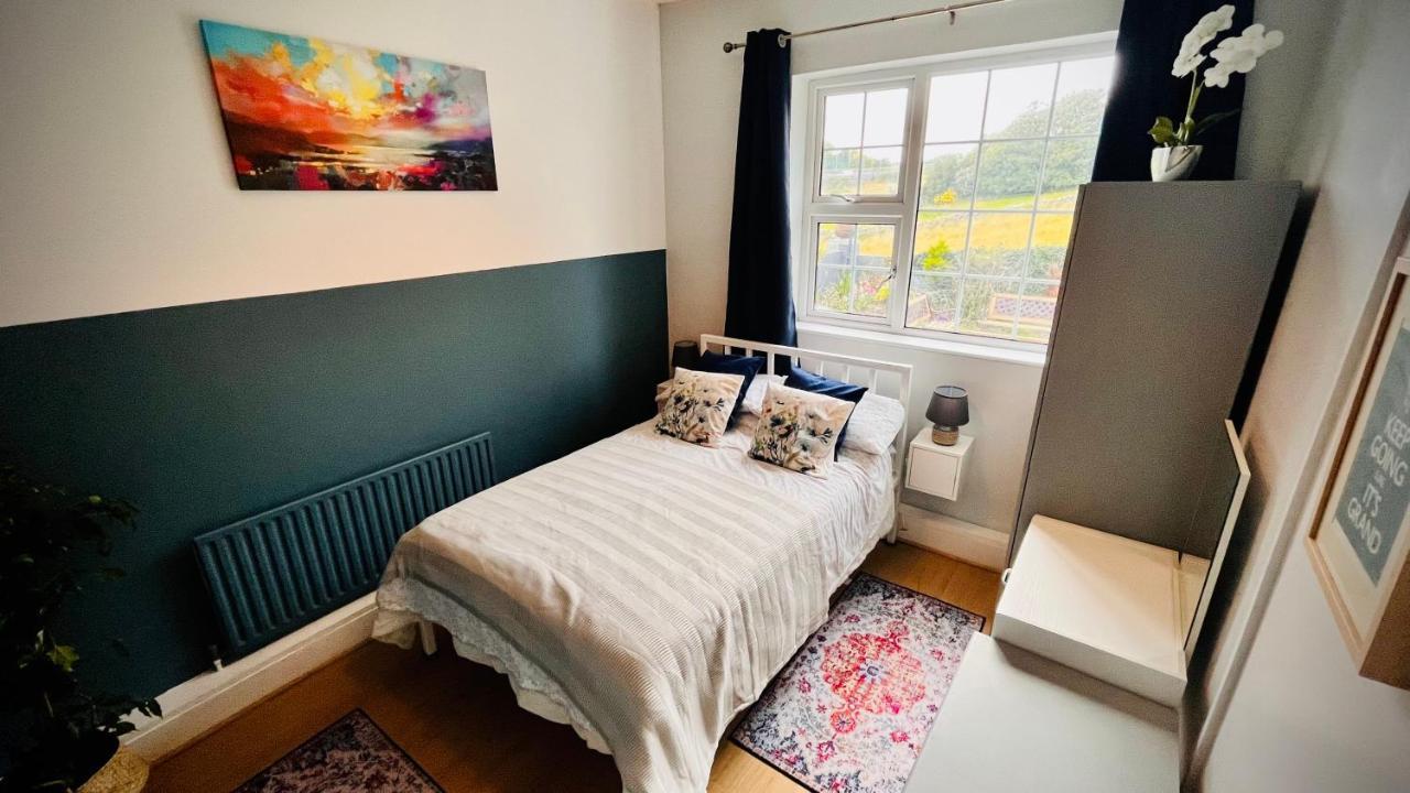 Wild Atlantic Stay Cottage Голуей Екстериор снимка