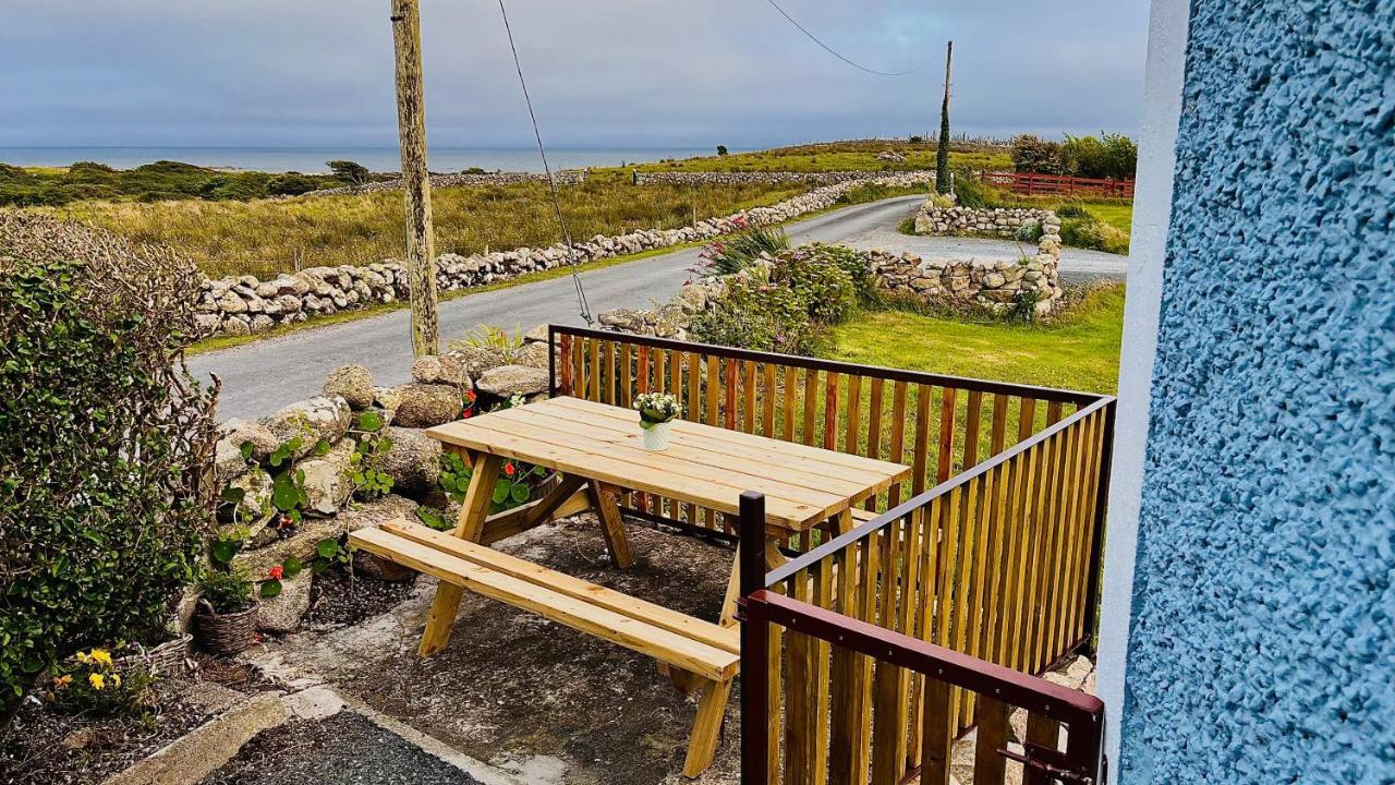 Wild Atlantic Stay Cottage Голуей Екстериор снимка